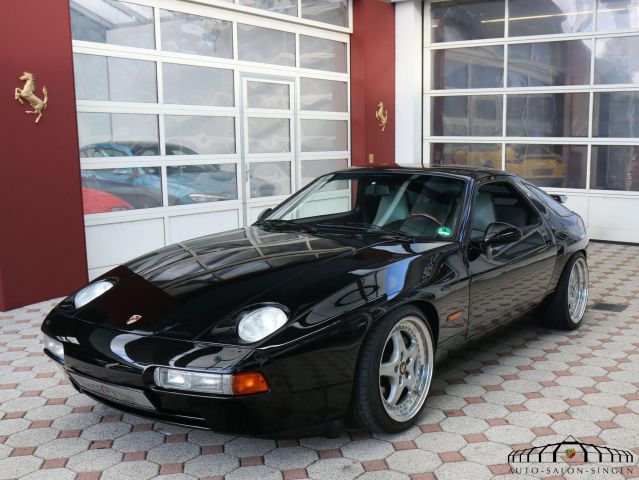 Porsche 928