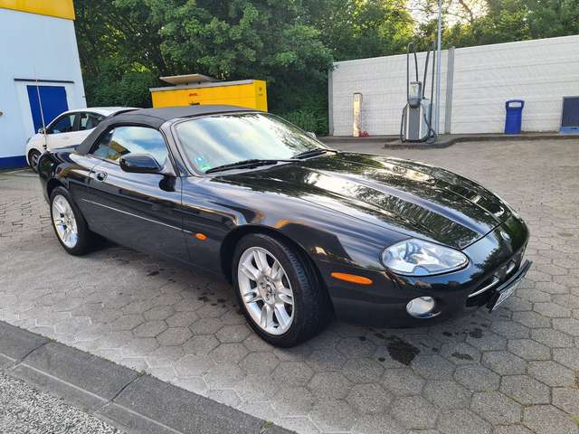 Jaguar XK8