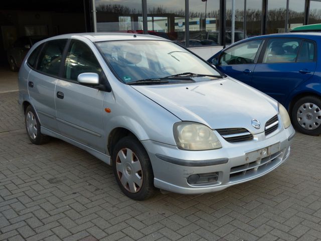 Nissan Almera Tino