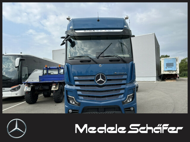 Mercedes-Benz Actros Giga Space