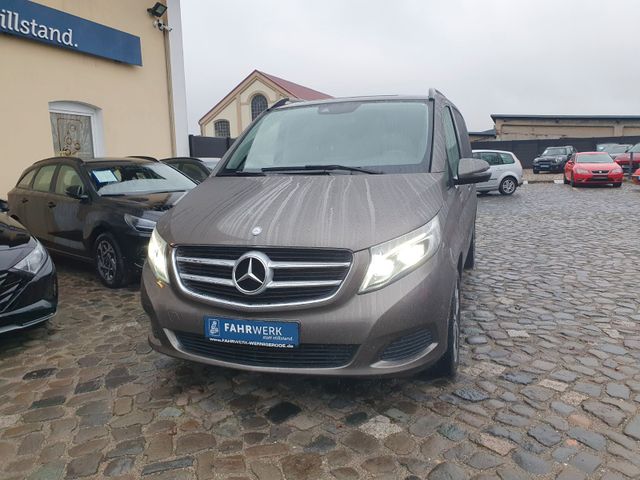 Mercedes-Benz V 220