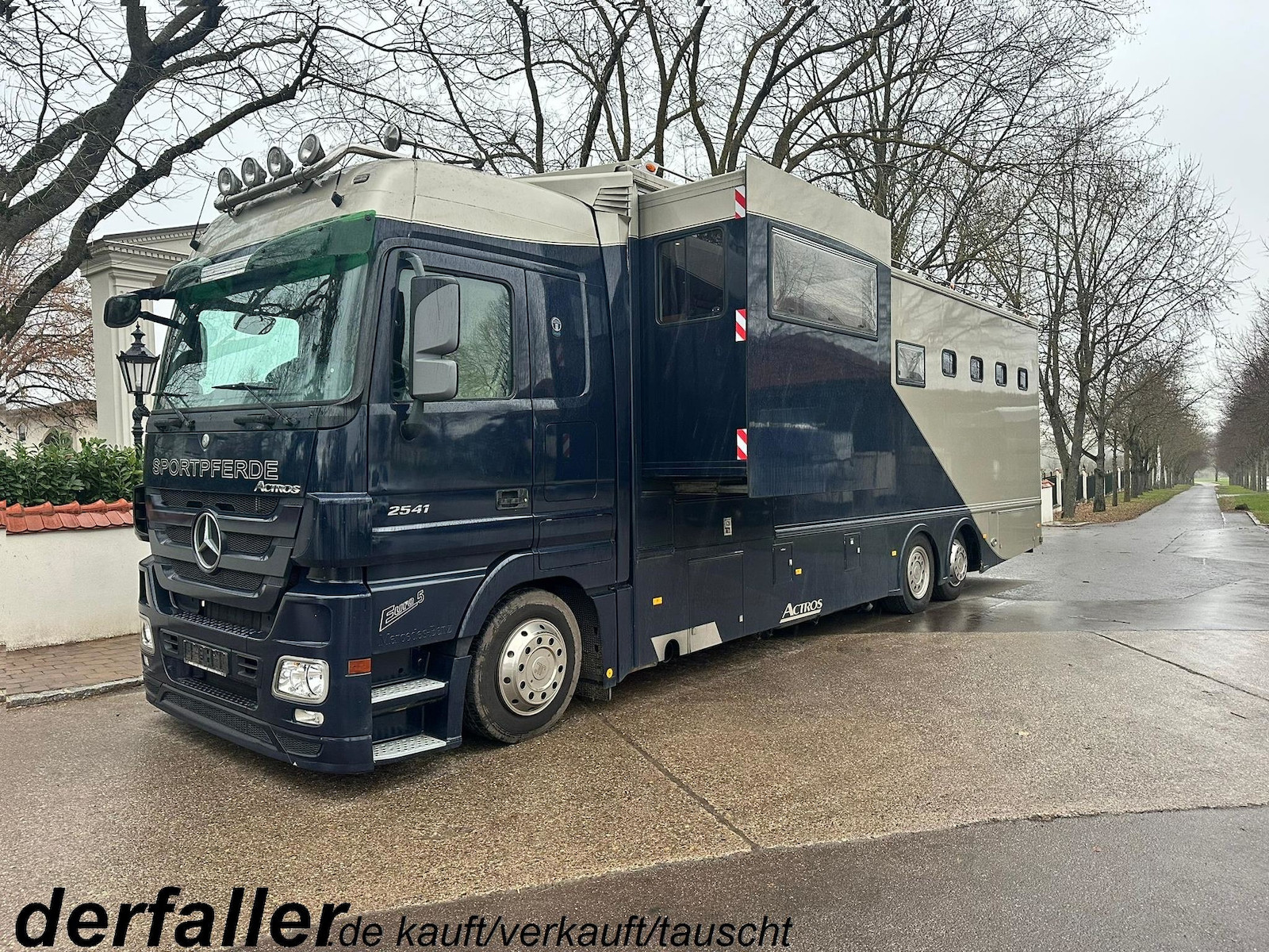 Mercedes-Benz Actros 2541 4-5 Pferde Popout 2 Wohnungen