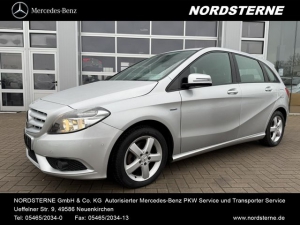 Mercedes-Benz B 180 d Style Chrompaket AHK Navi Sitzheizung