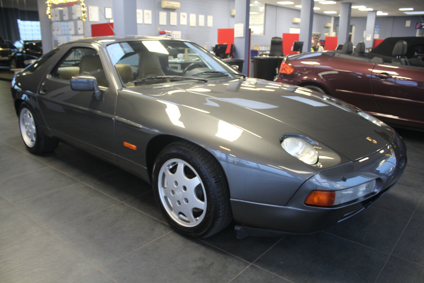 Porsche 928