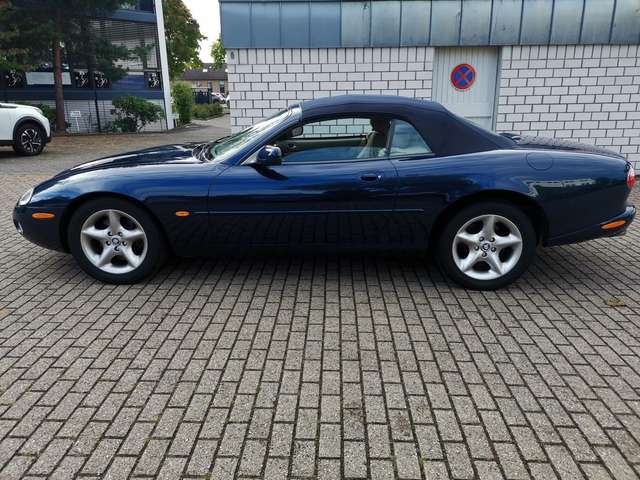 Jaguar XK8