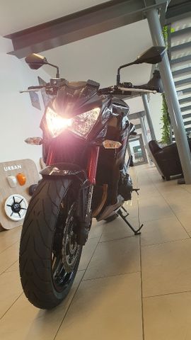 Kawasaki Z800 Sugomi Edition Akrapovic