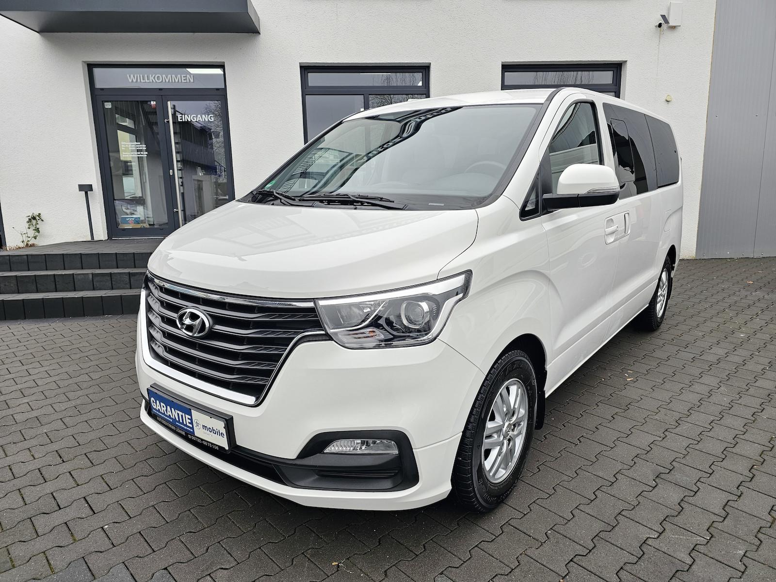 Hyundai H-1