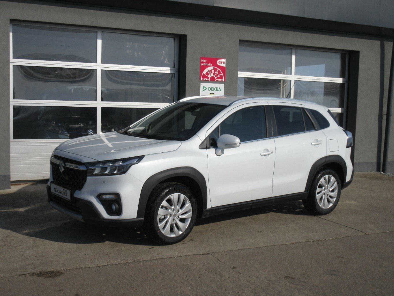 Suzuki S-Cross