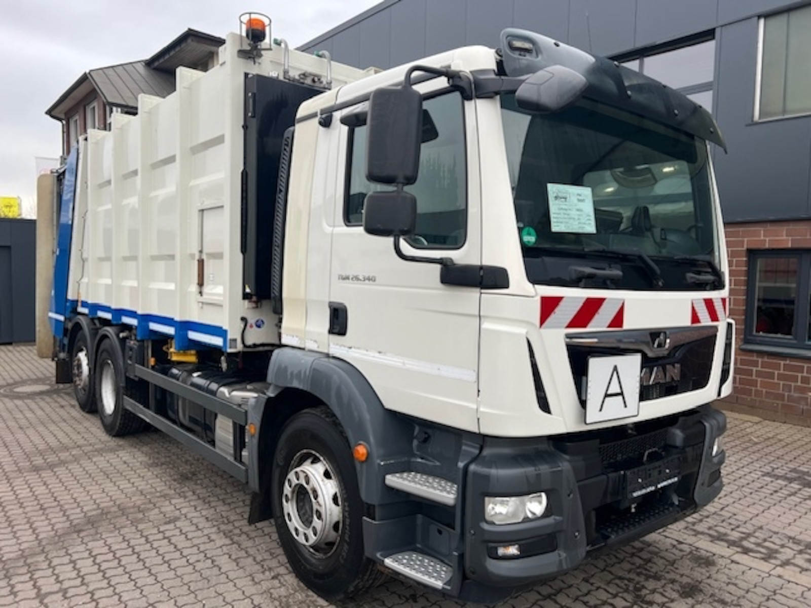 MAN MAN 26.340 6x2 TGM Zöller 2501 Diamond
