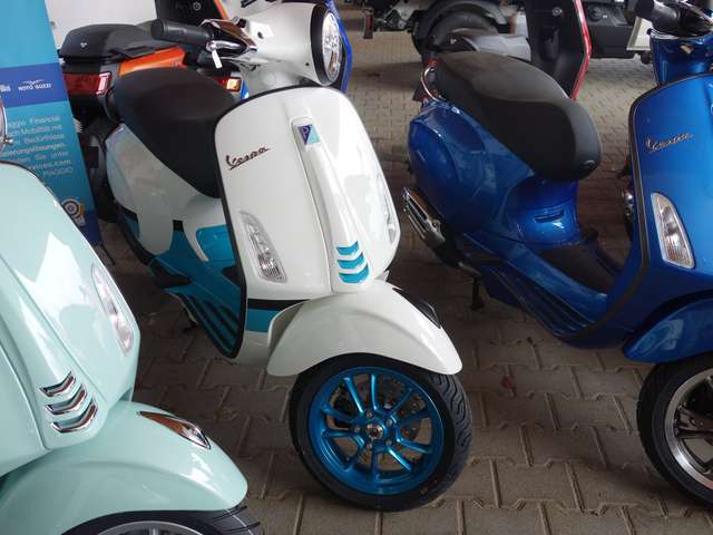 Vespa Primavera 125 Color Vibe