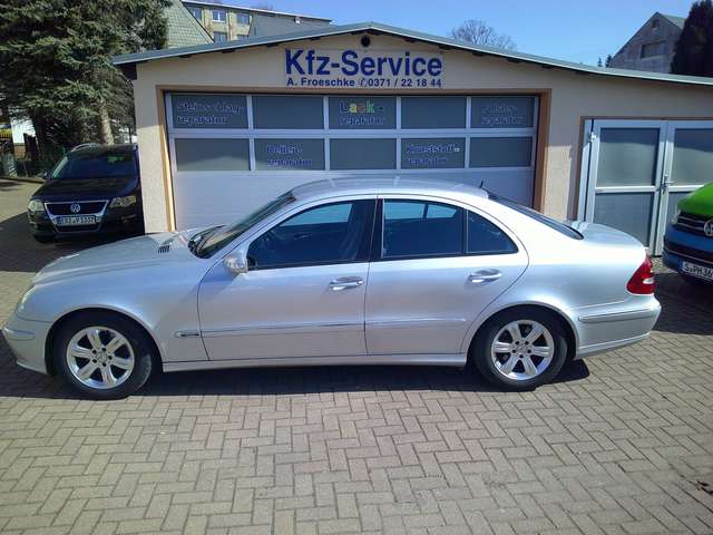 Mercedes-Benz E 200