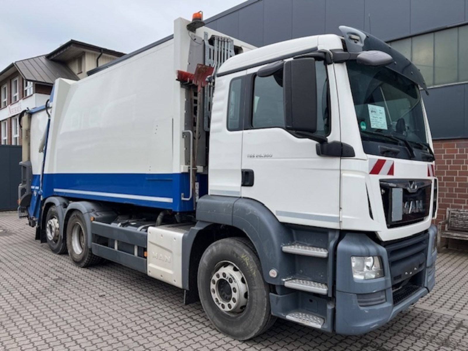MAN MAN 26.360 6x2 TGS Faun Vario II/ Delta 2301