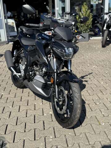 Suzuki GSX-S 125 mit TZ 28.11.24 /4 Jahre GA/Tankrucksack/PV 370,-