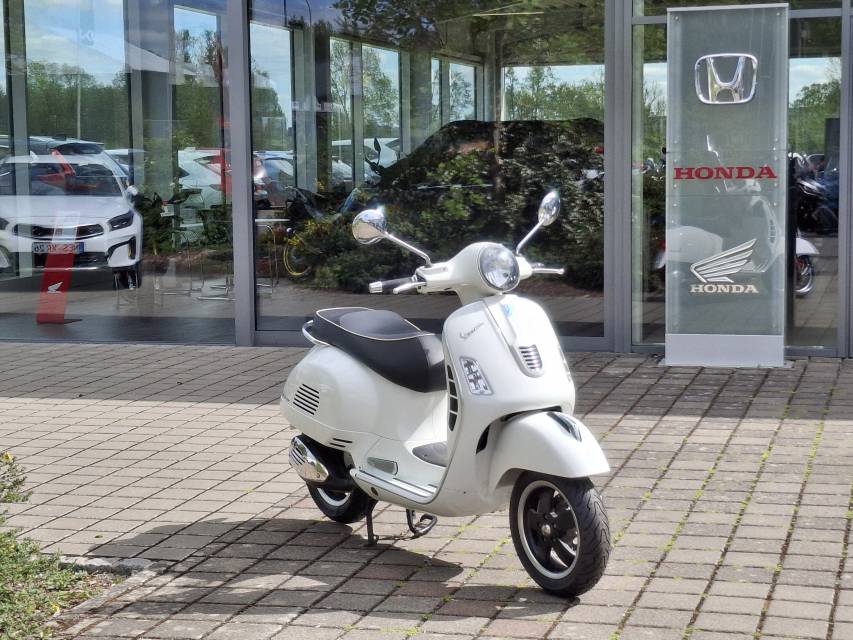 Vespa GTS 125