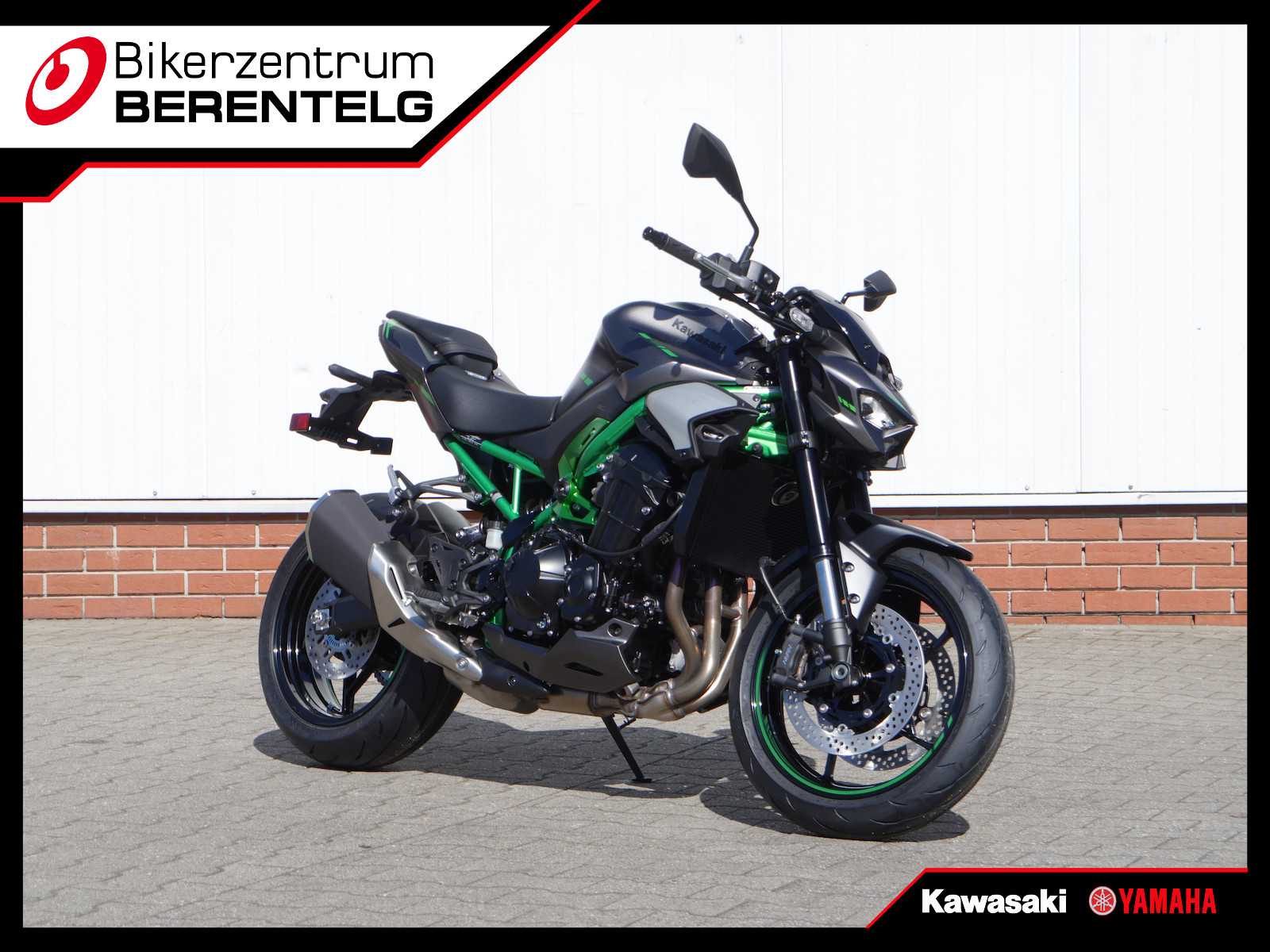 Kawasaki Z900 70kW Metallic Moondust Gray 2025