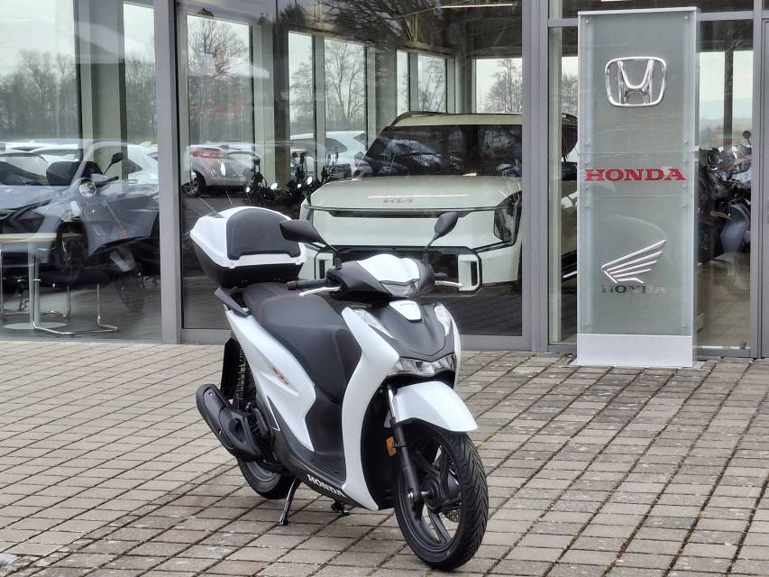 Honda SH125i mit Smart Top Box