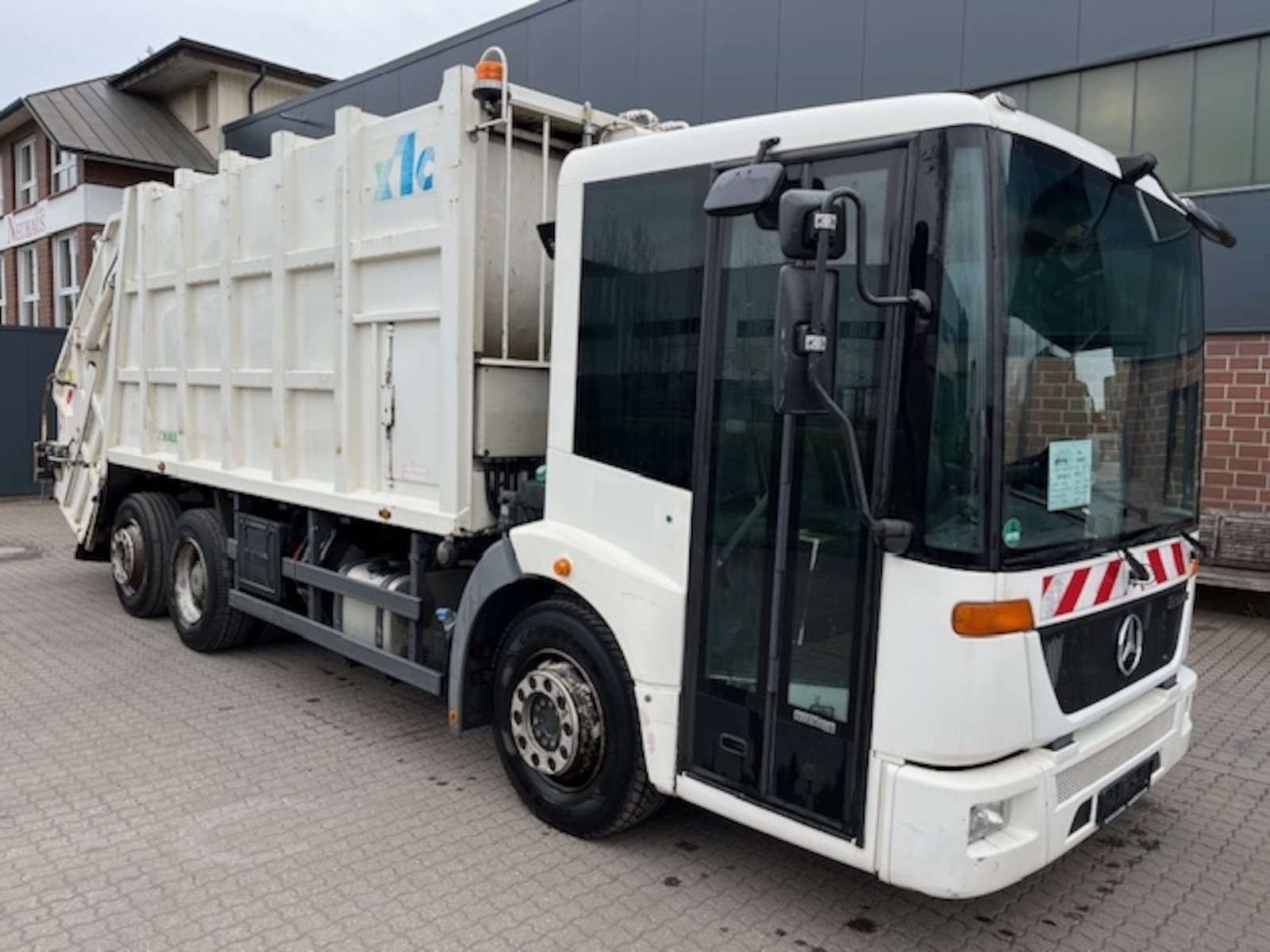 Mercedes-Benz MB 2633 Econic 6x2 Haller X1