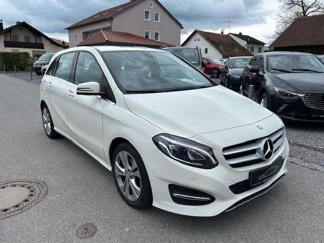 Mercedes-Benz B 180