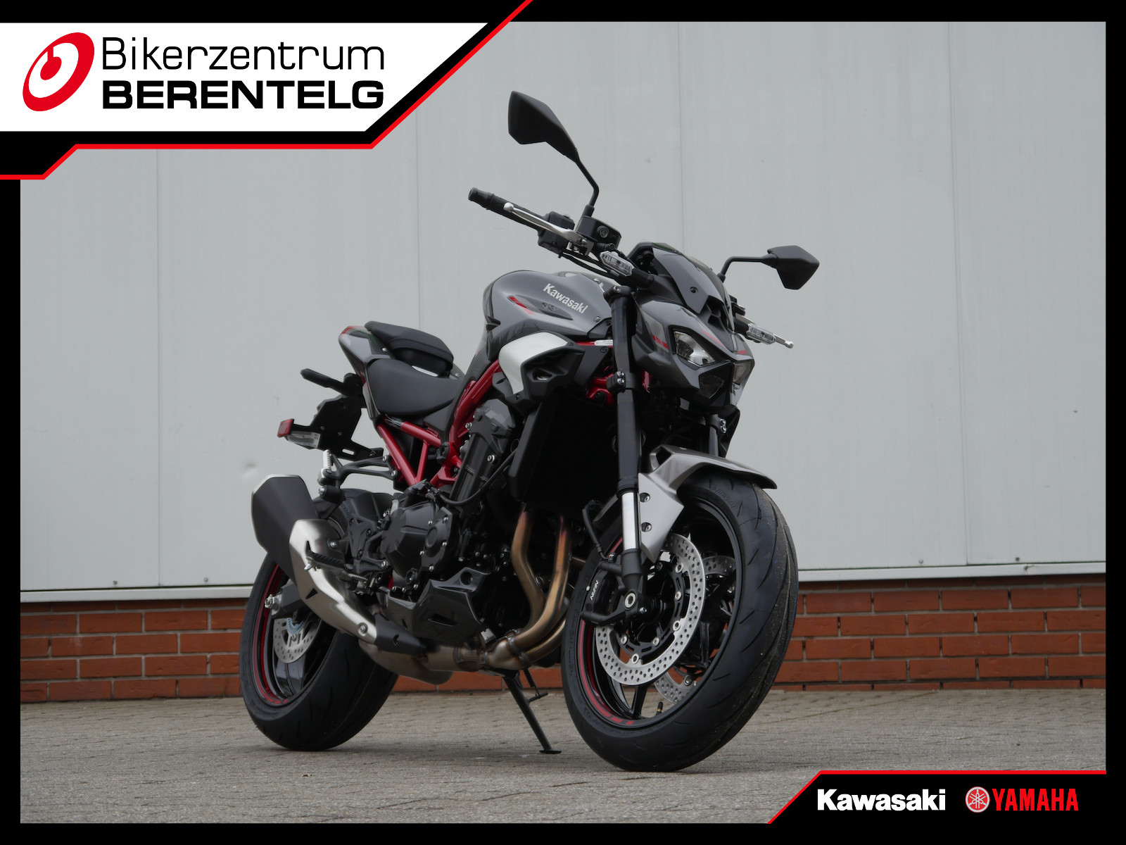 Kawasaki Z900 70kW Metallic Carbon Gray 2025