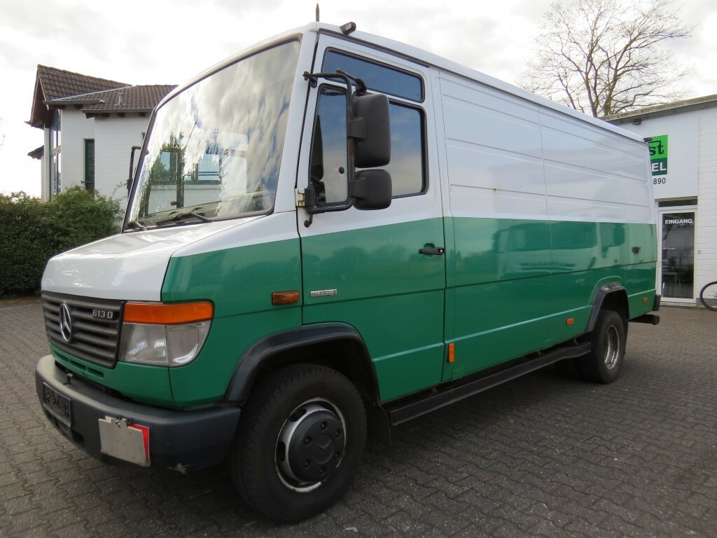Mercedes-Benz Vario T2 613 DKA Isolierter Kasten Regaleinbau