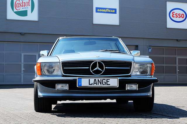Mercedes-Benz SL 560