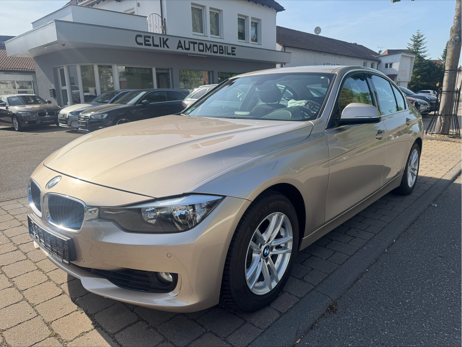 BMW 320
