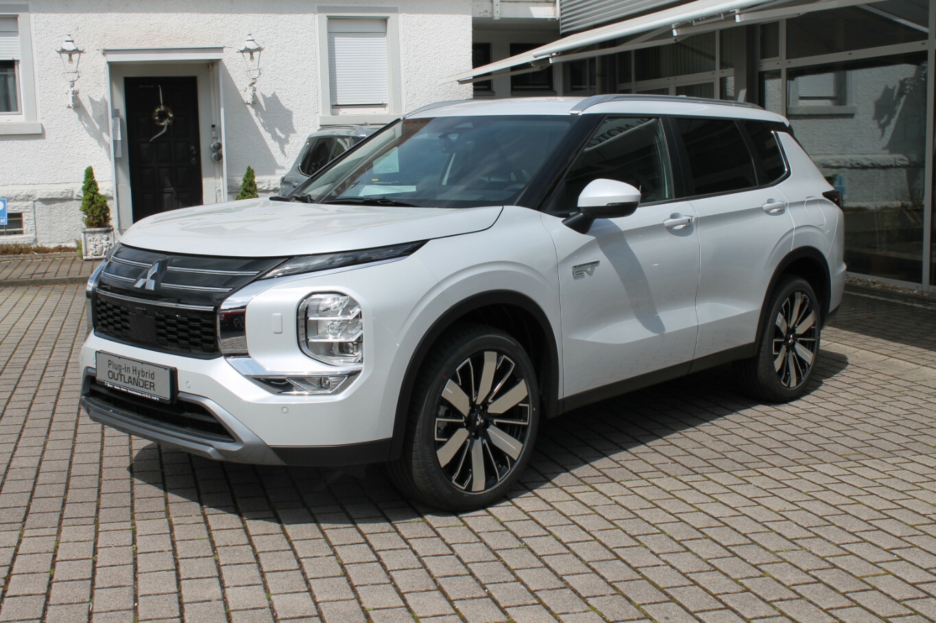Mitsubishi Plug-in Hybrid Outlander