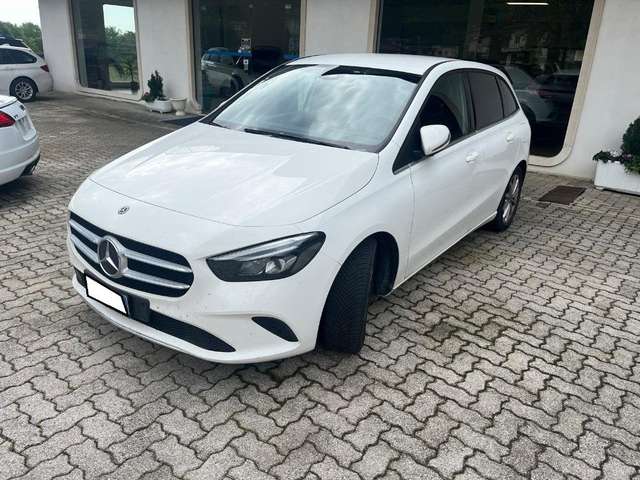 Mercedes-Benz B 180