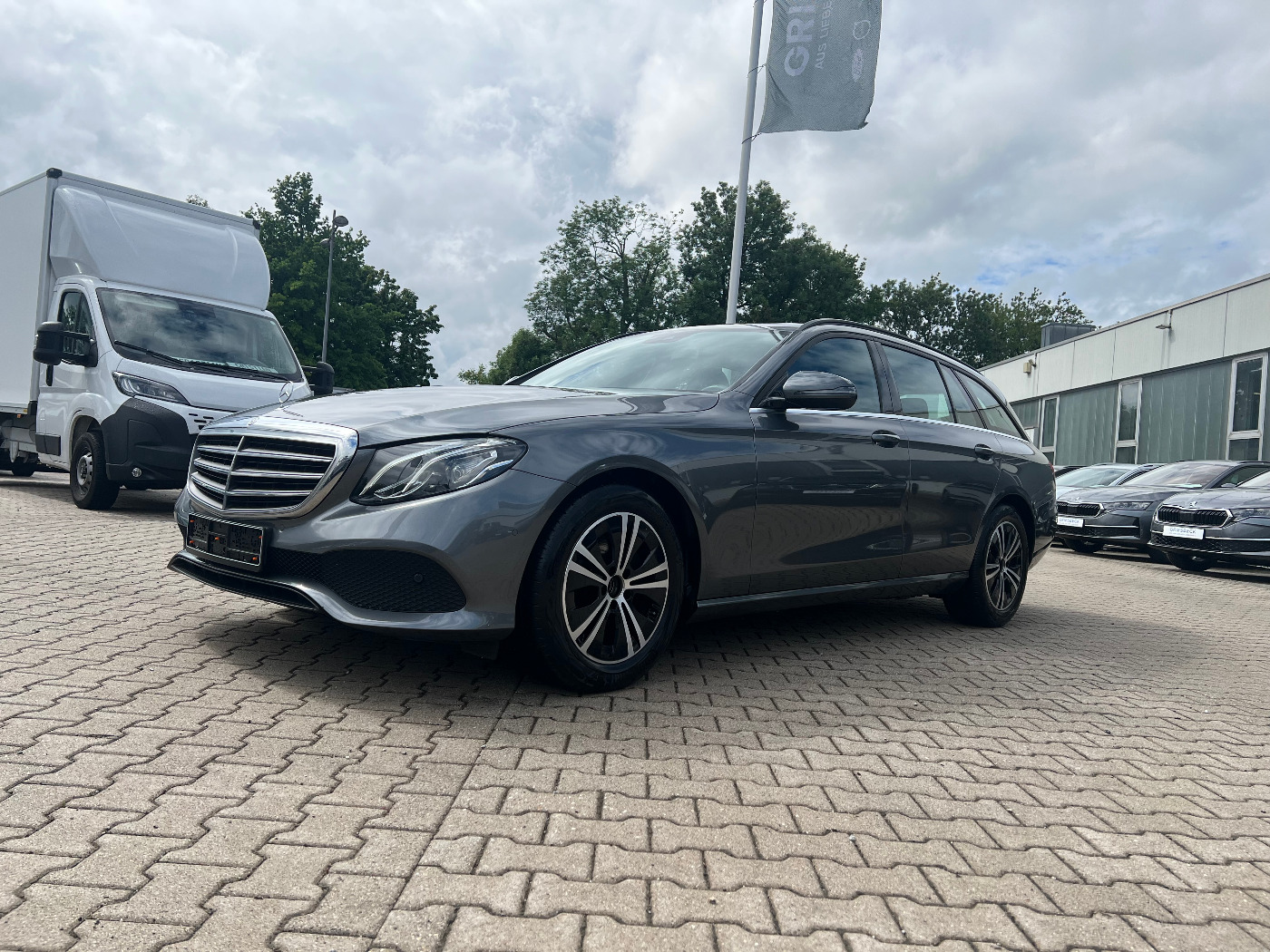 Mercedes-Benz E 220