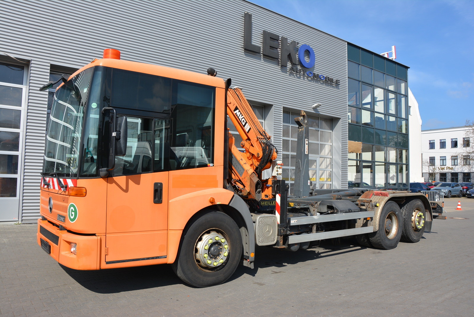 Mercedes-Benz Econic 2628 6x2 Meiller mit MKG Ladekran