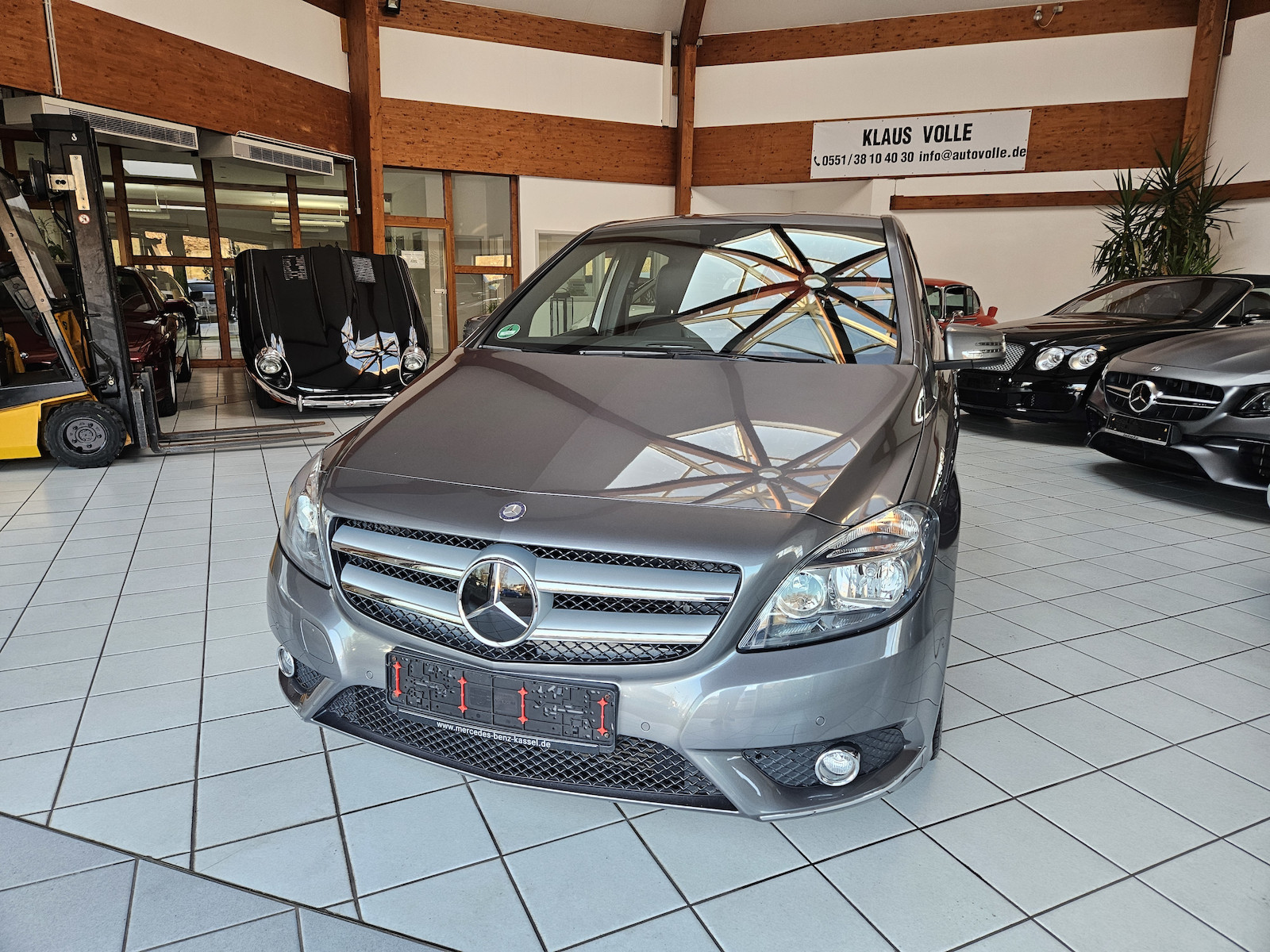 Mercedes-Benz B 180