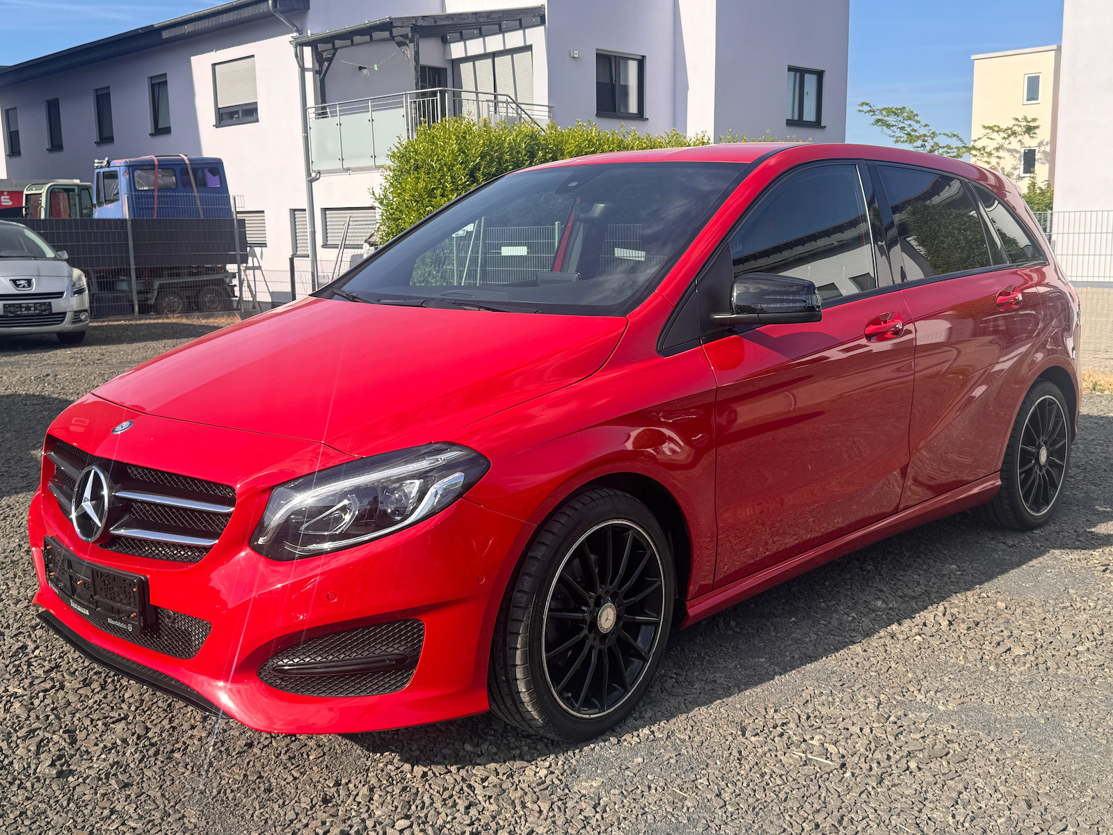 Mercedes-Benz B 180