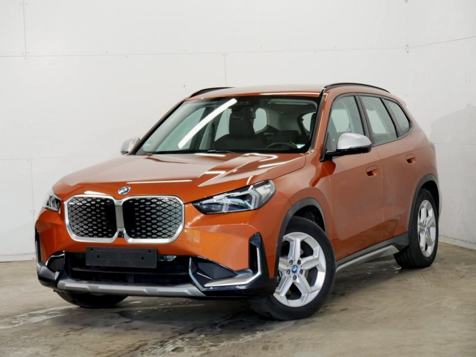BMW iX1