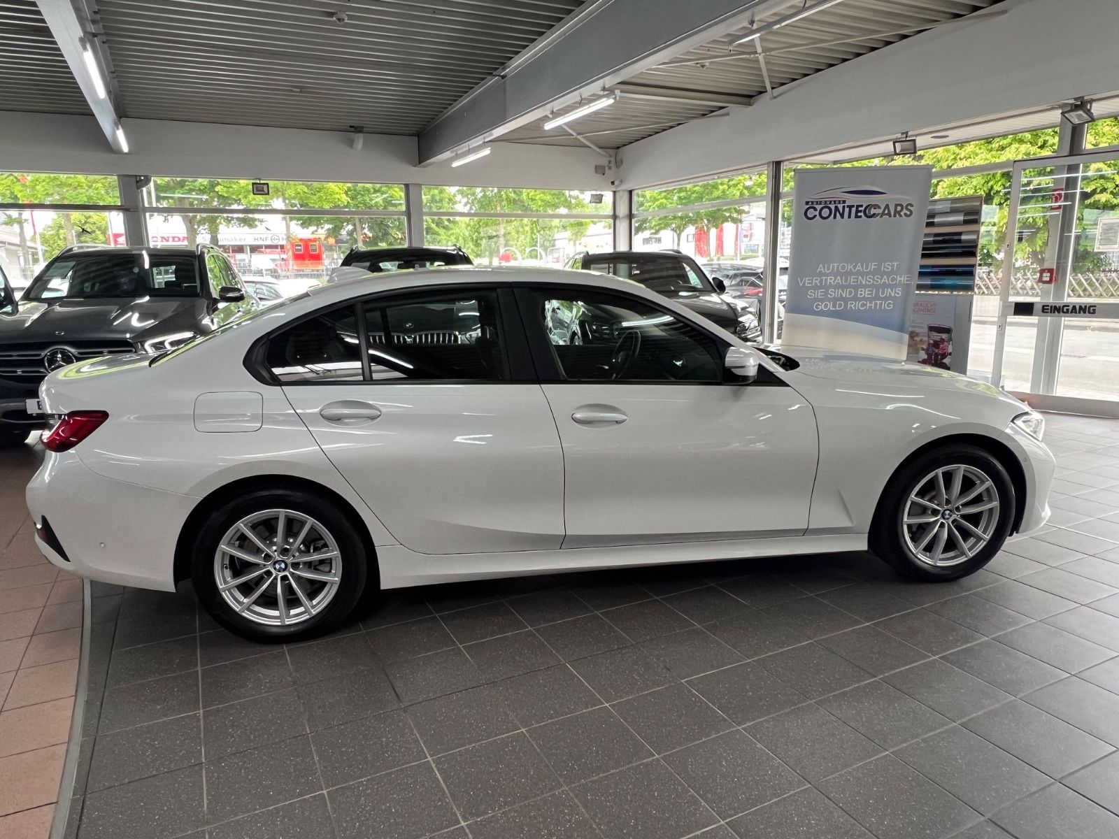 BMW 330