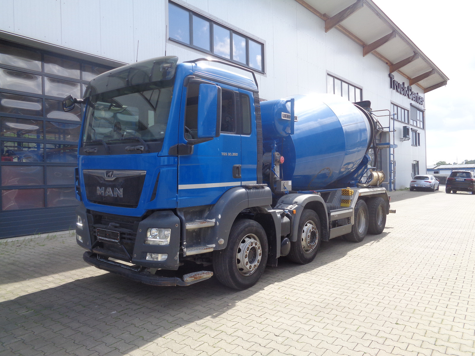MAN TGS 32.360 8x4 Liebherr 9 cbm