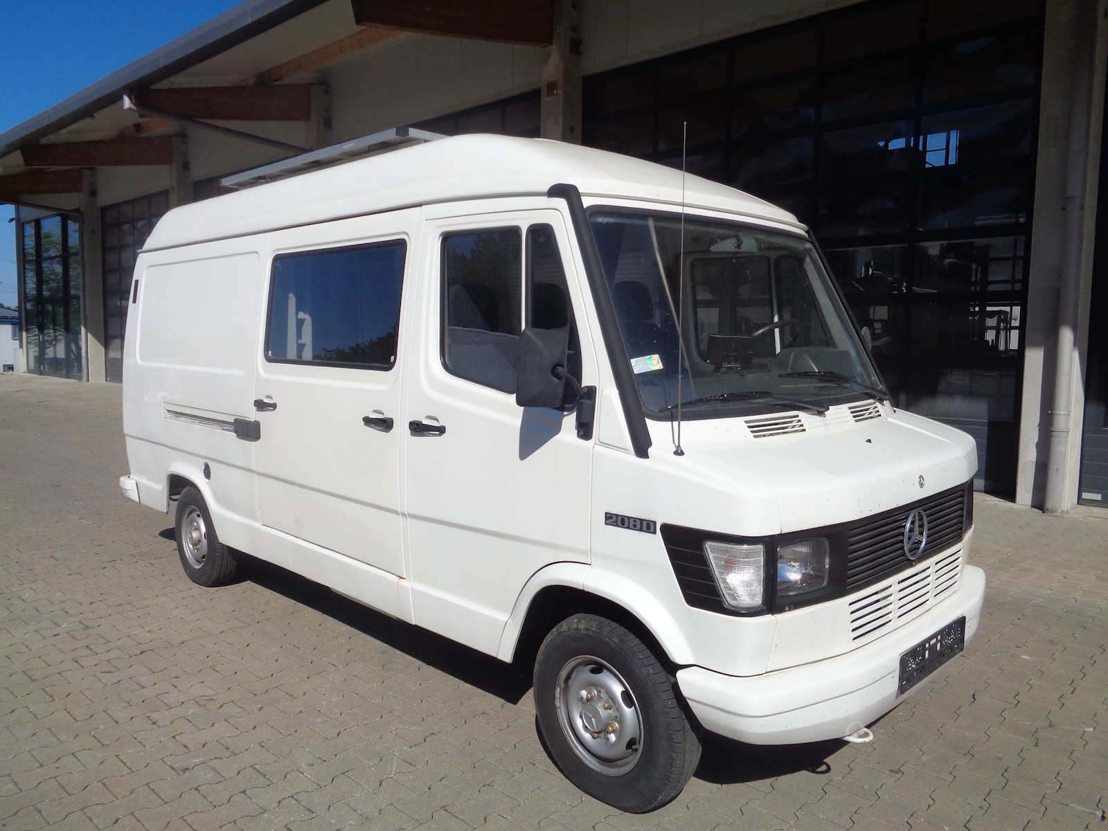 Mercedes-Benz 208D Wohnmobil - Umbau Camper