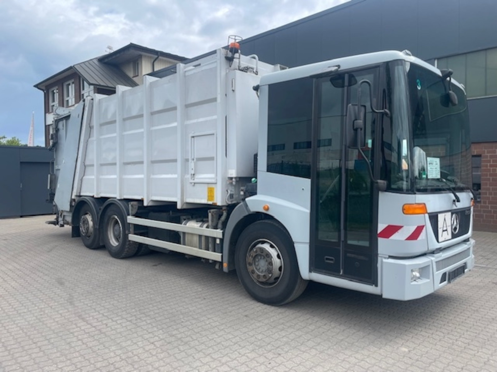Mercedes-Benz 2633 6x2 Econic Zöller Medium XL