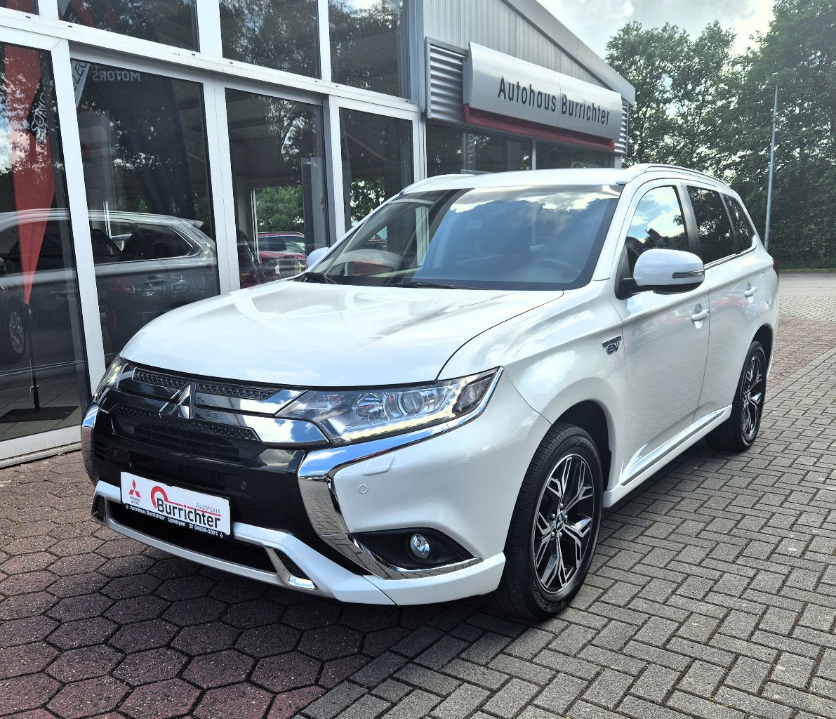 Mitsubishi Plug-in Hybrid Outlander