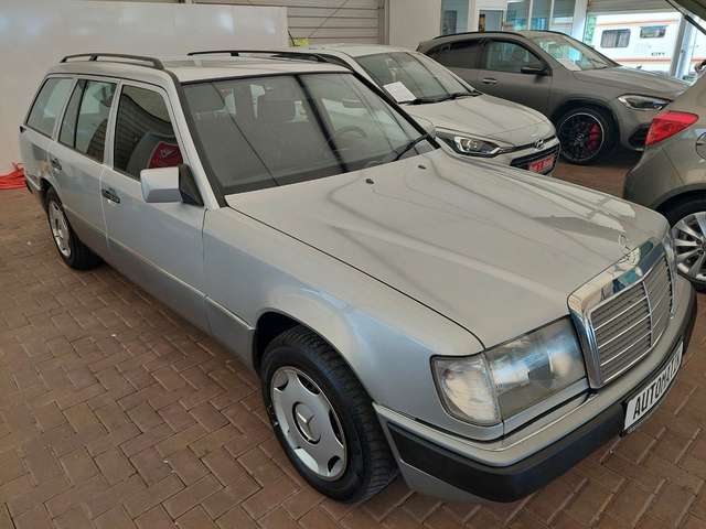 Mercedes-Benz 230