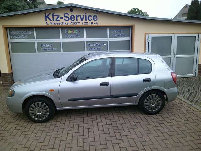 Nissan Almera