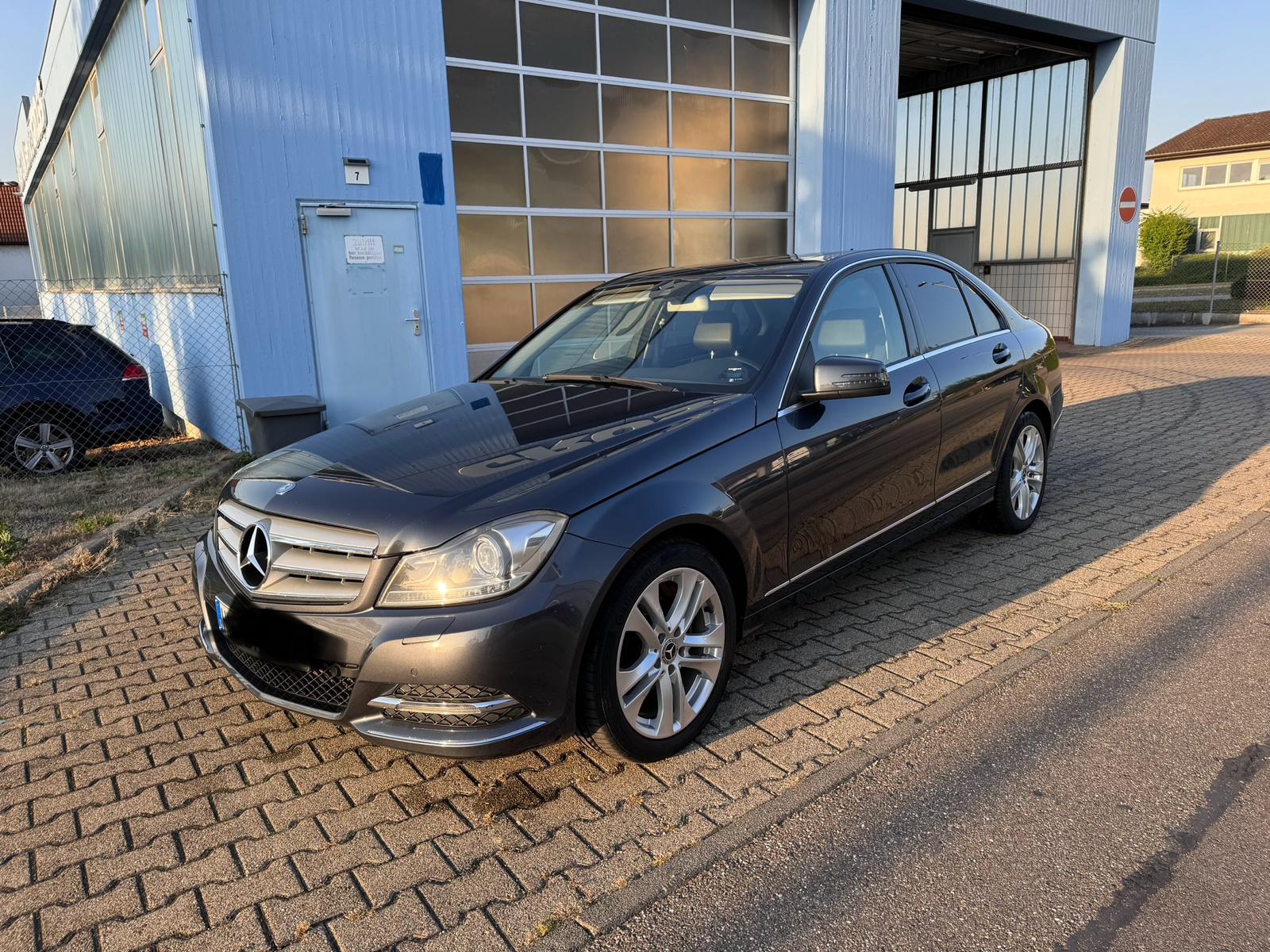 Mercedes-Benz C 200
