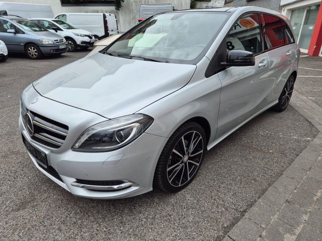 Mercedes-Benz B 180