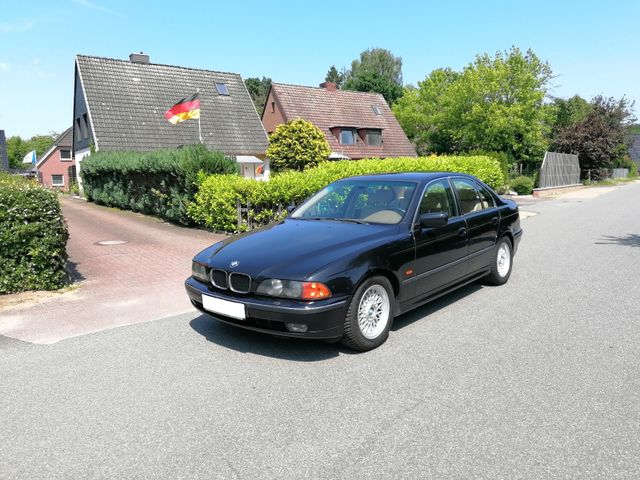 BMW 528