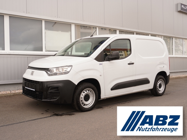 Fiat Doblo 1.5 / 8-Zoll + Rückfahrkamera + AHK