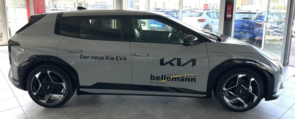 Kia EV4