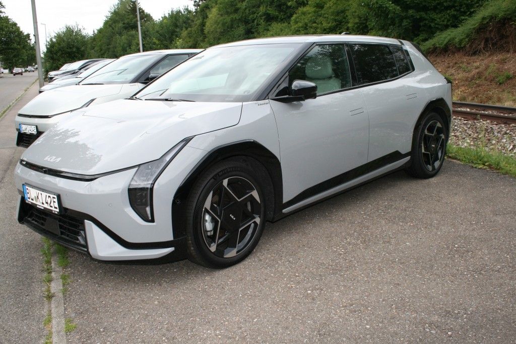 Kia EV4
