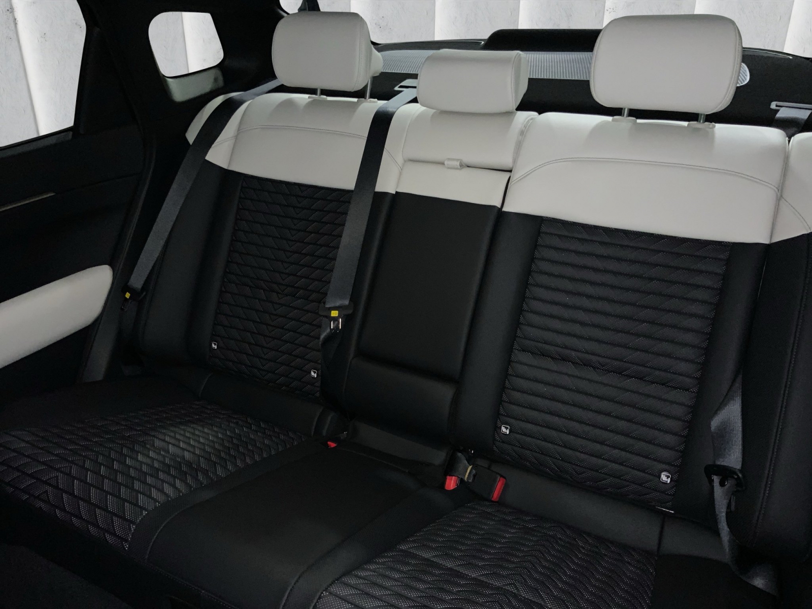 Kia EV4 Fastback – Bild 11