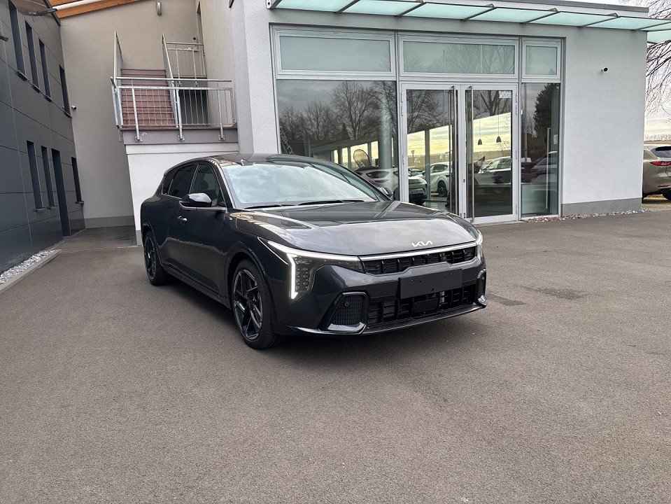 Kia K4