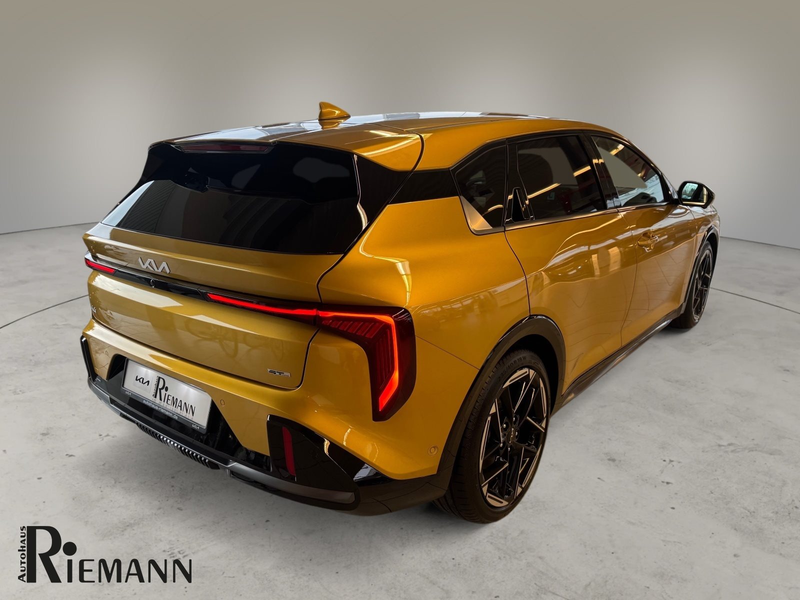 Kia K4