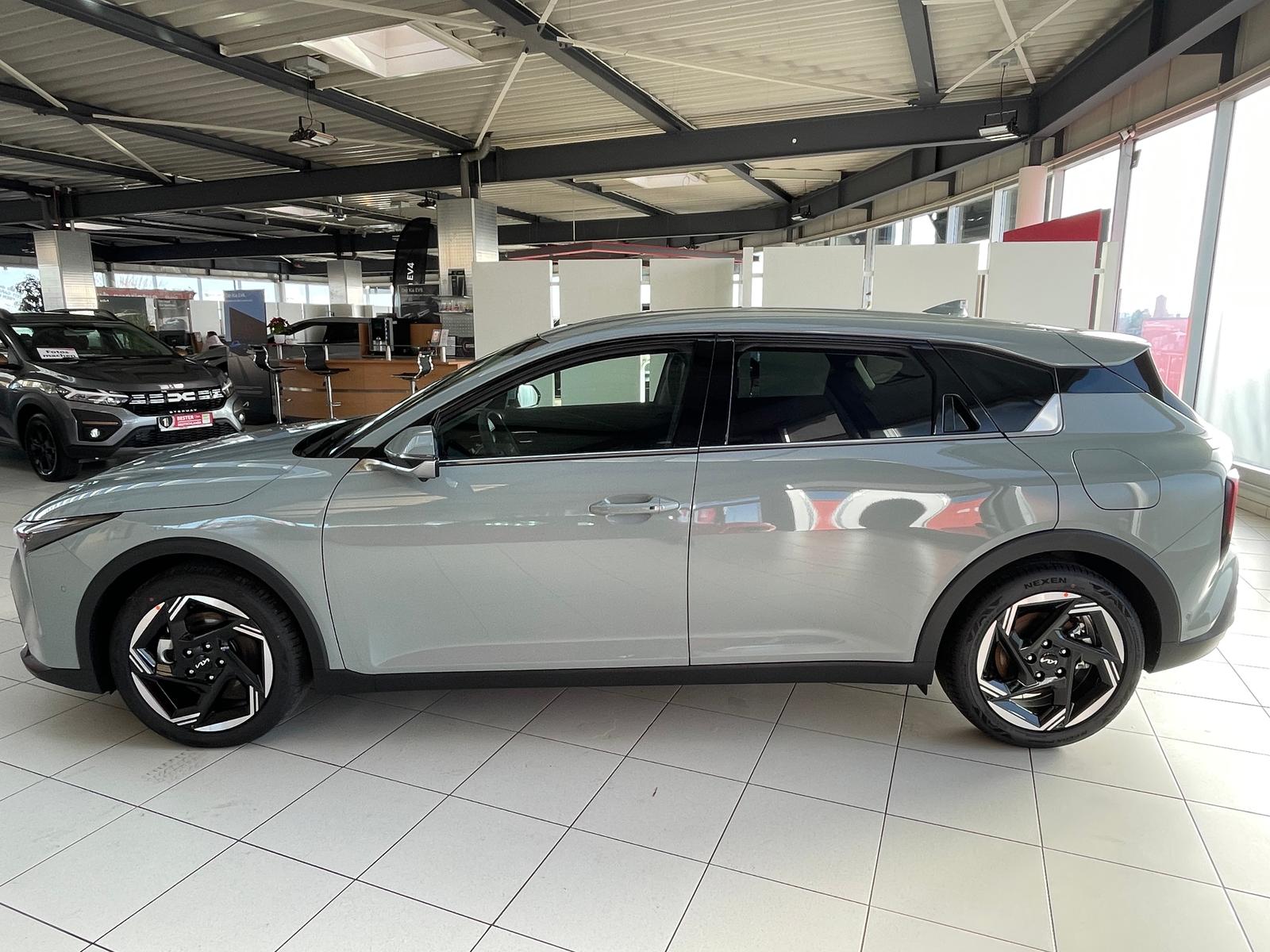 Kia K4